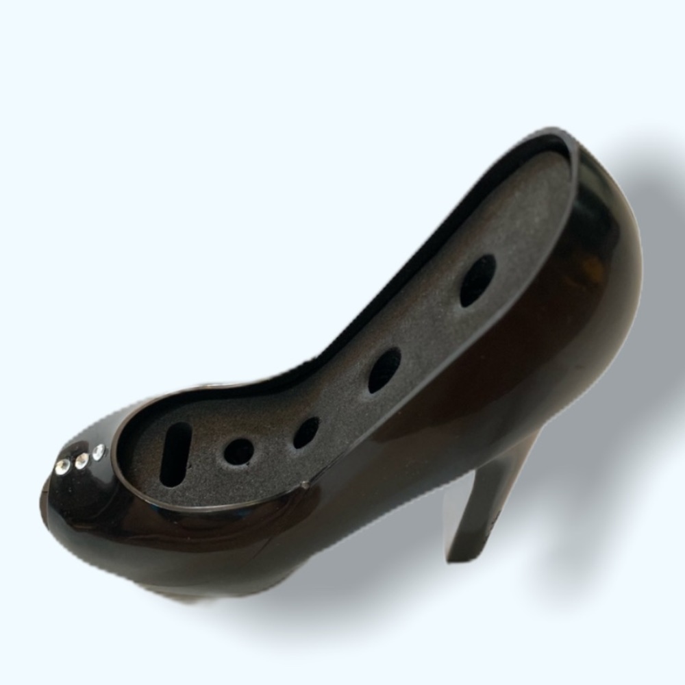 High heel makeup brush holder